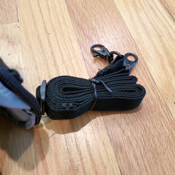 Small camera case by Lowepro - Picture 4 of 6